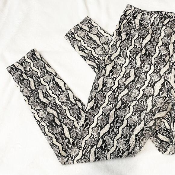 Wild Fable snake print skinny high rise jeans size 12 cream black - Picture 3 of 8
